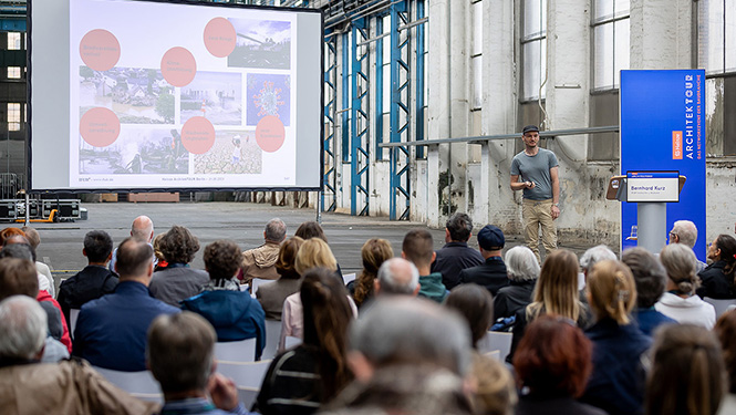 Die Referenten und Gastgeber des BaunkonjunkturMeetings 2023