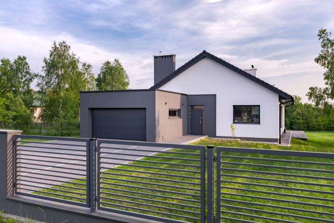Villa with fence and garage